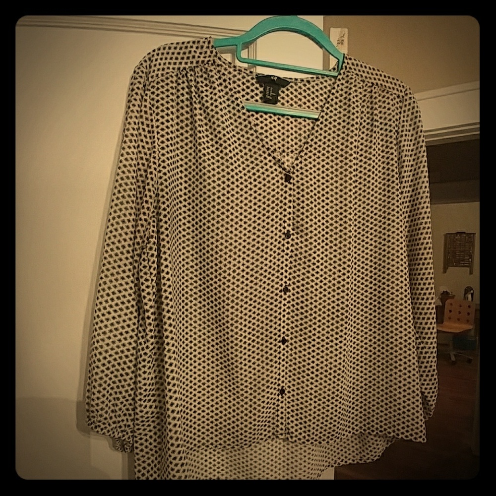 H&M black and white blouse